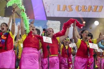 Los nietos de Sary Mánchez abren la final de murgas del Carnaval de 'Una noche en Río' (Foto TA)
